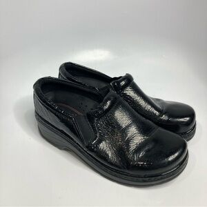 Klogs‎ black patent Leather clogs size 10